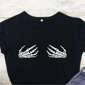 Black skull tee